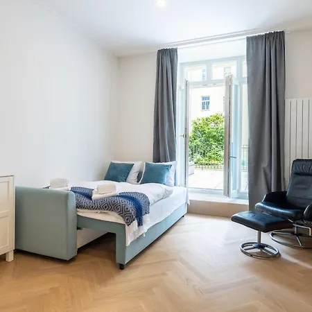 Modern In A Quiet Yet Location Apartamento