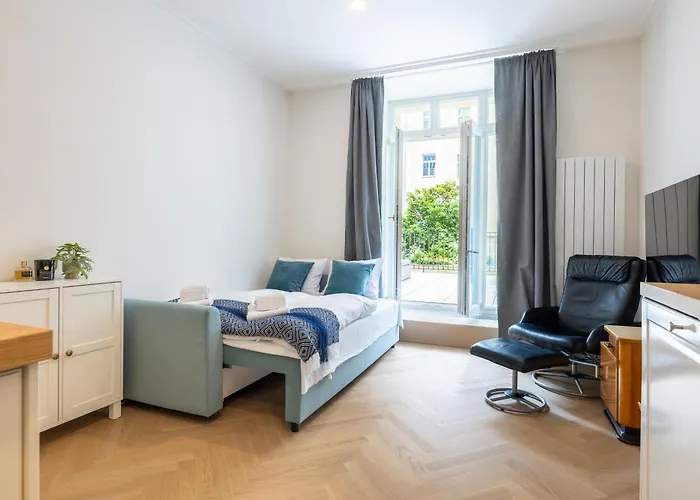 Modern In A Quiet Yet Location شقة