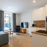 Modern In A Quiet Yet Location 公寓 布拉格