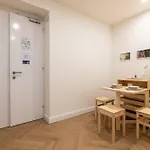 Modern In A Quiet Yet Location * 布拉格