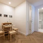 Modern In A Quiet Yet Location * 布拉格