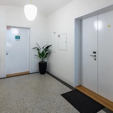 Modern In A Quiet Yet Location Apartment Prag