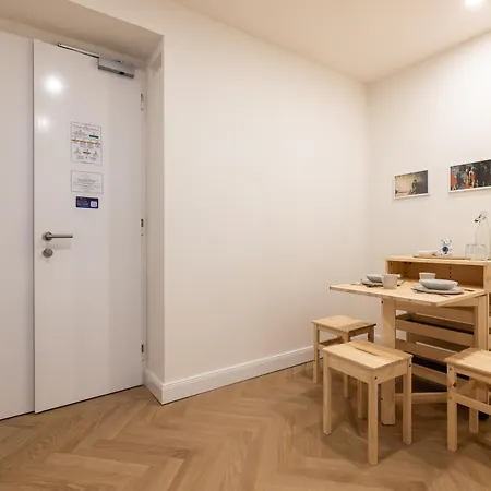 Modern In A Quiet Yet Location * Prag