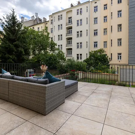 Modern In A Quiet Yet Location Apartment *