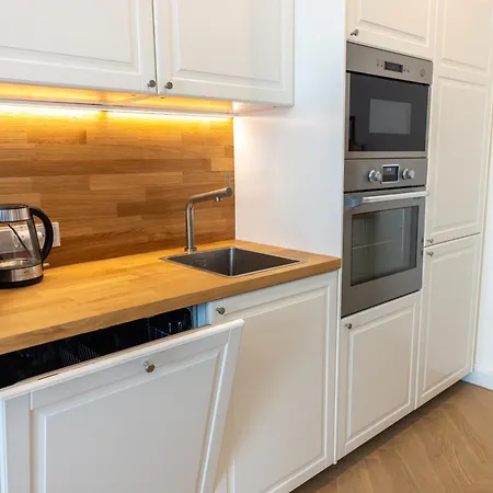 Modern In A Quiet Yet Location Lejlighed Prag