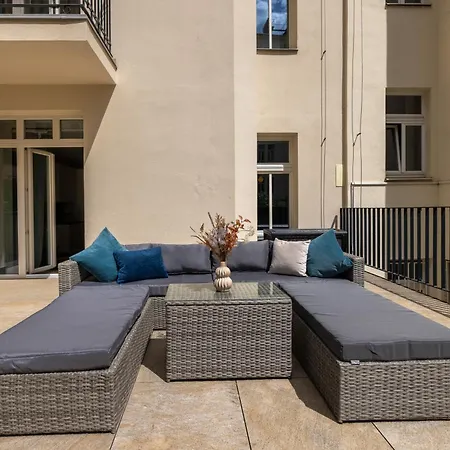 Modern In A Quiet Yet Location Lejlighed Prag