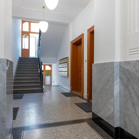 Апартаменты Modern In A Quiet Yet Location *
