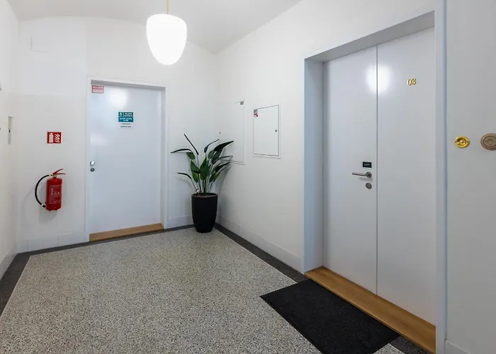 Modern In A Quiet Yet Location Apartment Prag