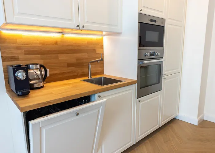 Modern In A Quiet Yet Location Апартаменты Прага