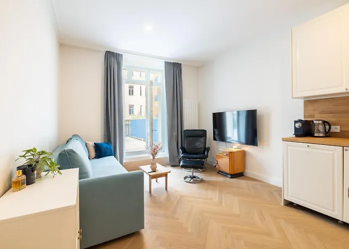 Modern In A Quiet Yet Location