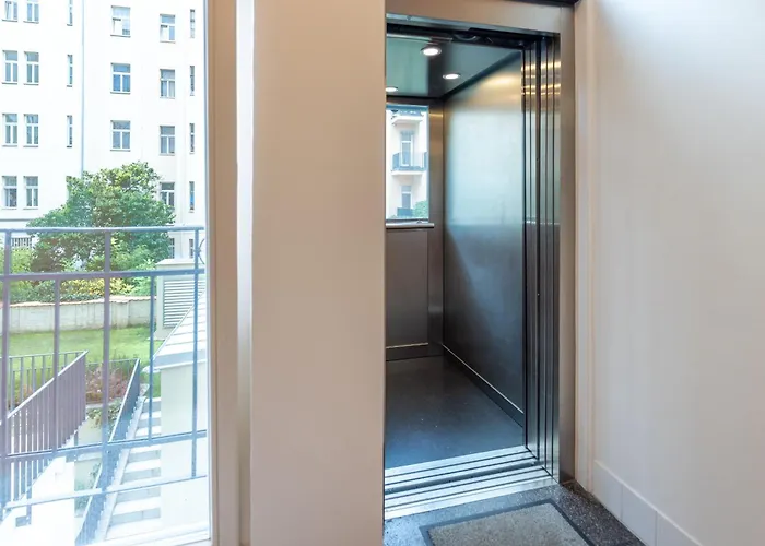 Modern In A Quiet Yet Location Апартаменты Прага