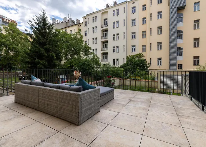 Modern In A Quiet Yet Location Апартаменты *